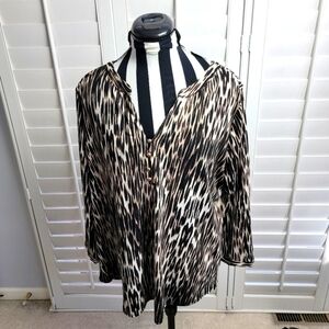 Dana Buchman 3/4 Sleeve Pull-over V-Neck with Button Detail Animal Print Size XL